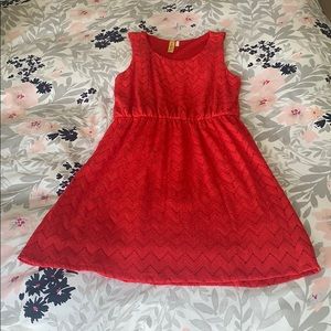 Red sleeveless dress w/ cinched waist, lined